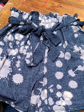 LuLaRoe Blue and White Tie-Dye Elastic Waist Shorts